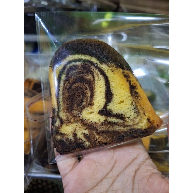 

MARMER CAKE SLICED