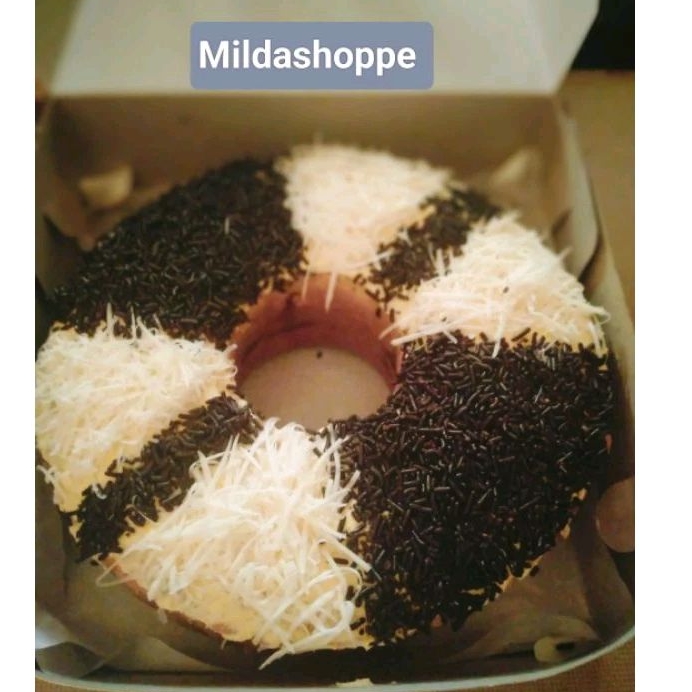 

Bolu jadul toping keju coklat by Mildashoppe