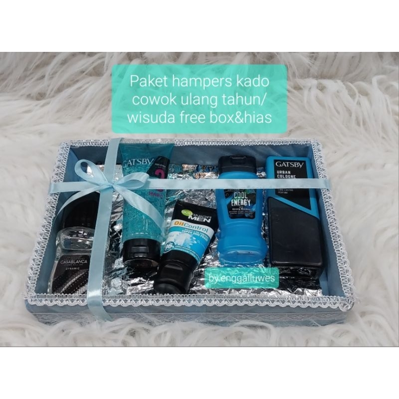 

PAKET HAMPERS COWOK KADO WISUDA/HAMPERS COWOK KADO ULANG TAHUN/HAMPERS COWOK KADO ANNIVERSARY FREE BOX DAN HIAS