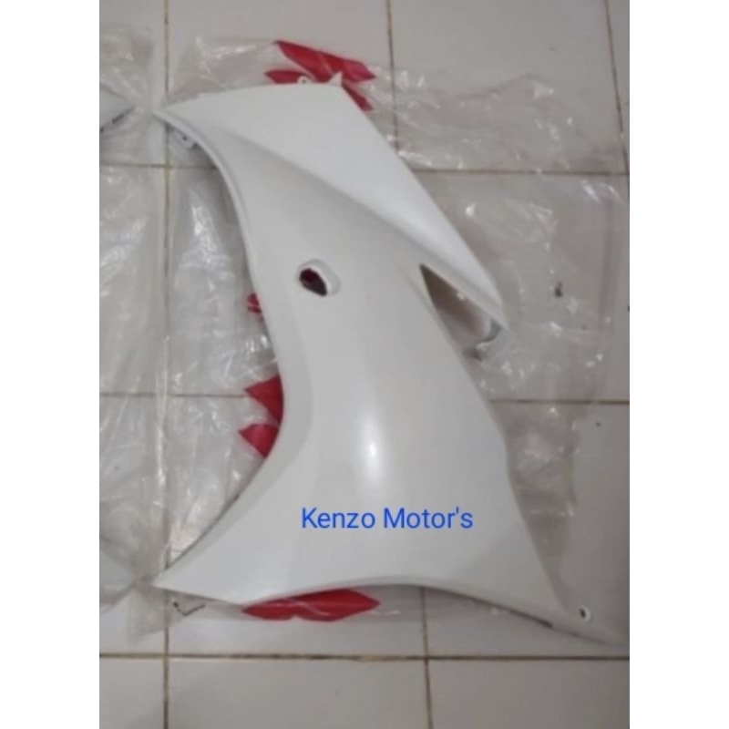 [94441-23K00-YUH] Tutup body samping kiri COWLING SIDE UPPER LH (Putih Gloss) - GSX-R150