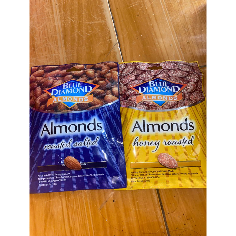 

kacang almonds blue diamond 30gram