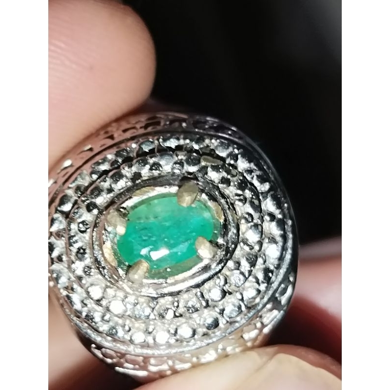 Batu Jamrud Colombia