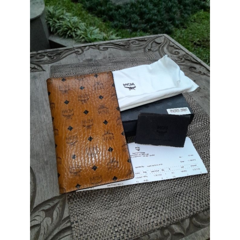 MCM passport wallet cognac  2018 authentic