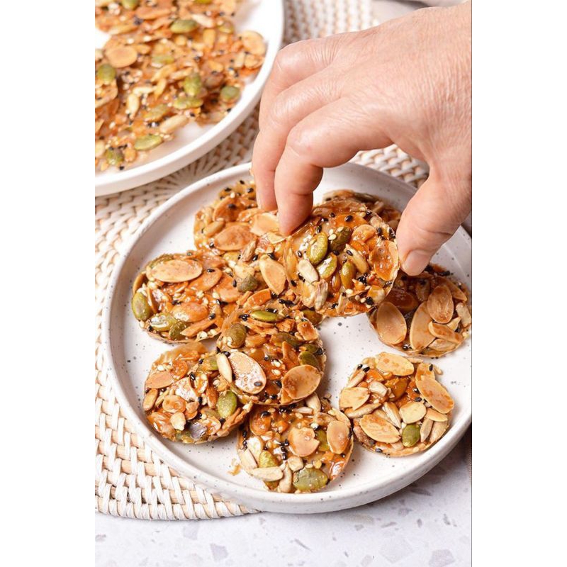 

BROKIES-Florentine Cookies 6PC/Camilan Diet/Cemilan Sehat/Ting ting sultan/Snack Sultan/Almond Almond, Pumpkin Seed, Sunflower Seed,