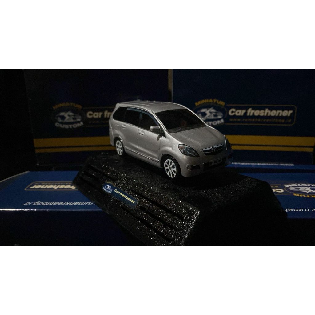 PARFUME MINIATUR MOBIL XENIA OLD