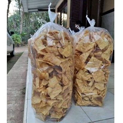 

KERIPIK PANGSIT 1 BALL GEDE ISI 1KG