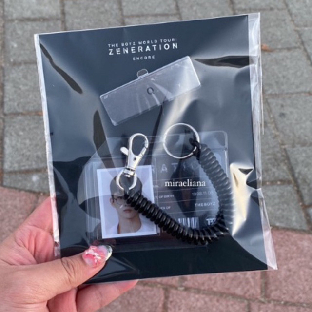 

Ready stock Zeneration Encore MD id card holder & name tag set Q