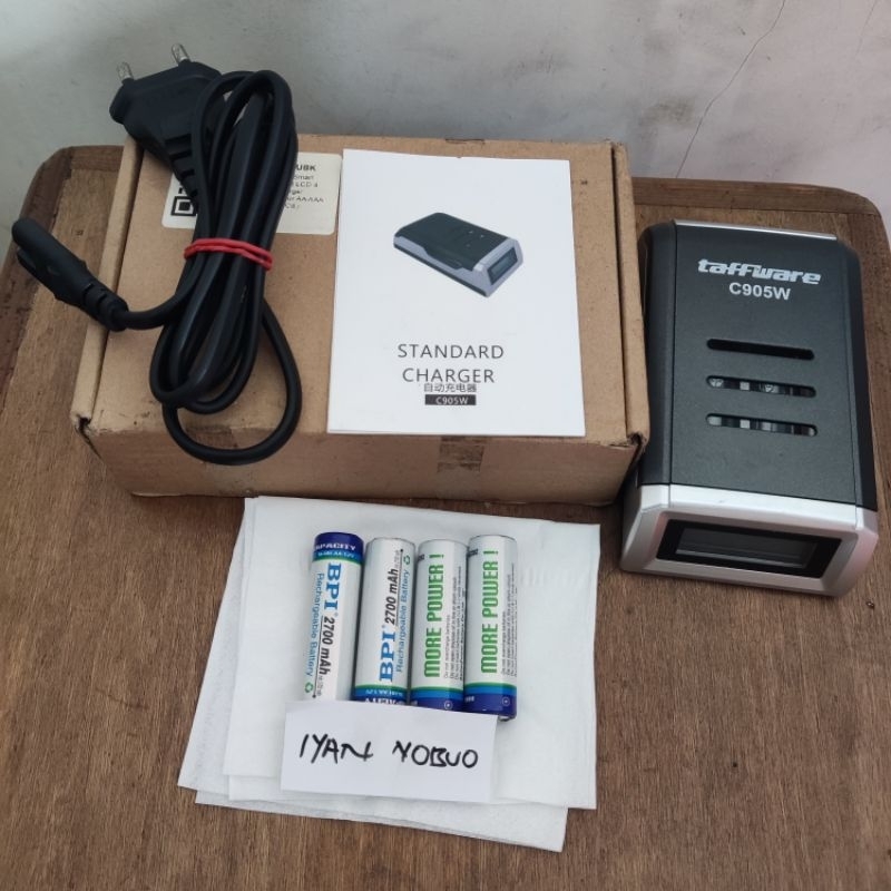 charger taffware  dan baterai untuk flash