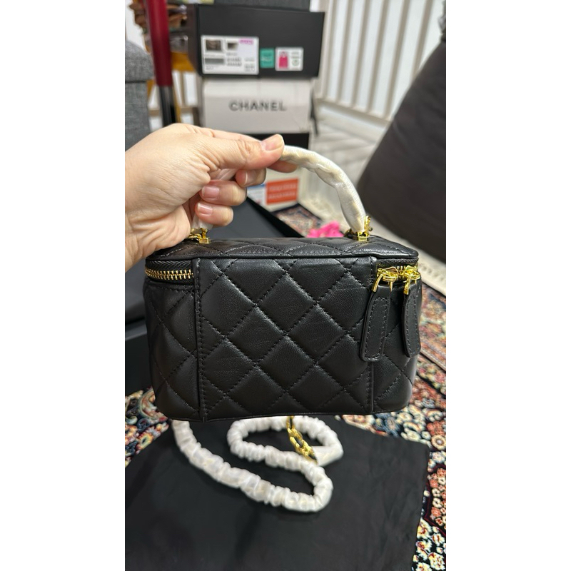 Vanity black CH size 18