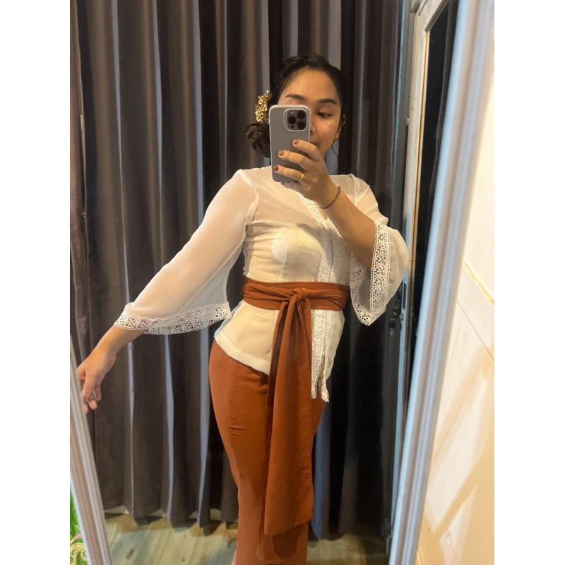 Nirmala Kebaya/ Kebaya jadi Putih/ Kebaya jadi sembahyang/Kebaya Putih