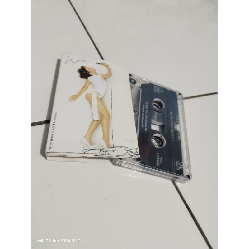 kaset pita kylie minogue / fever