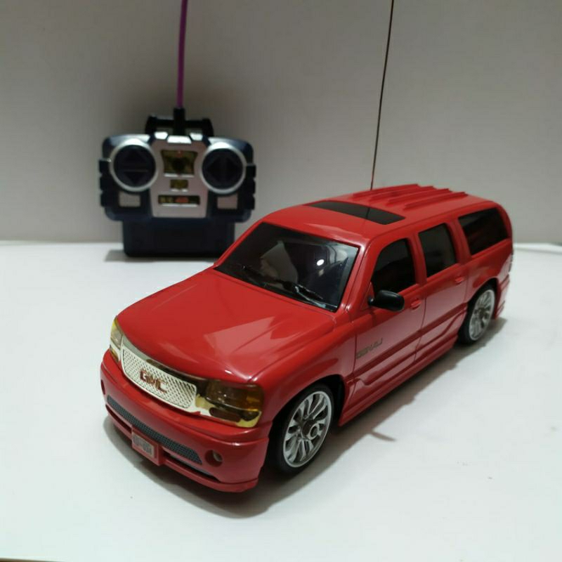 RC Mobil GMC Yukon Denali skala 1/24