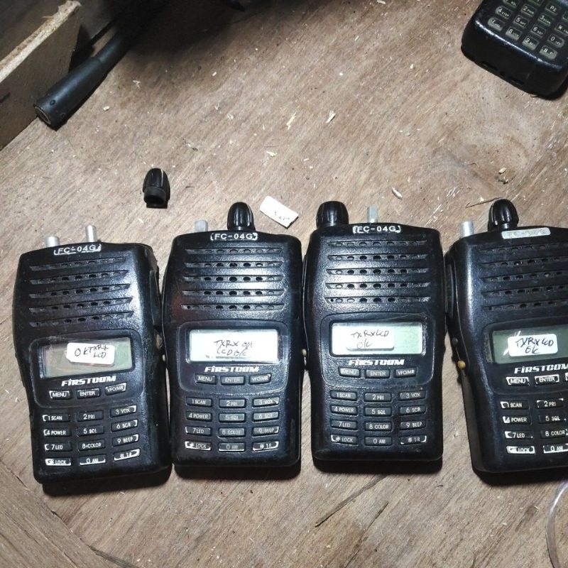 HT FIRSTCOM FC-04G UHF 400-470MHZ FIRSTCOM FC04G