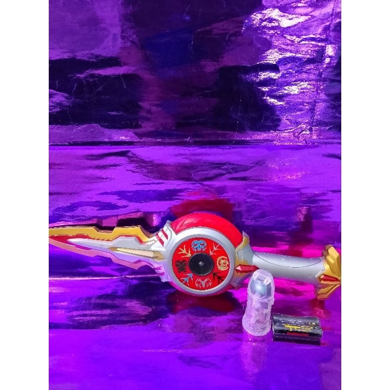 Mainan senjata ultraman