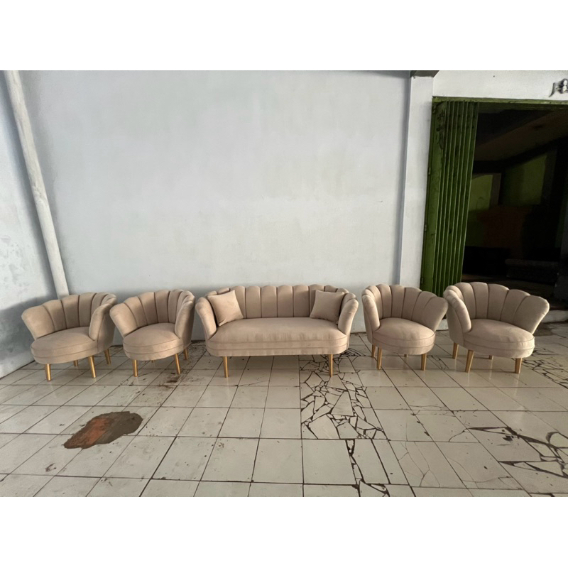 Kursi Pelaminan Kerang kain bludru