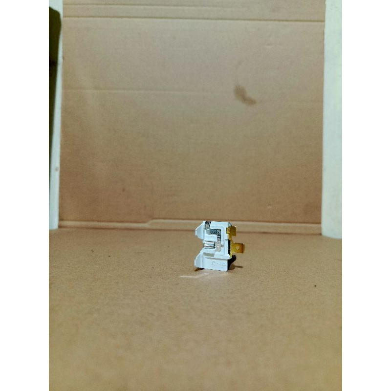 overload kulkas sharp original