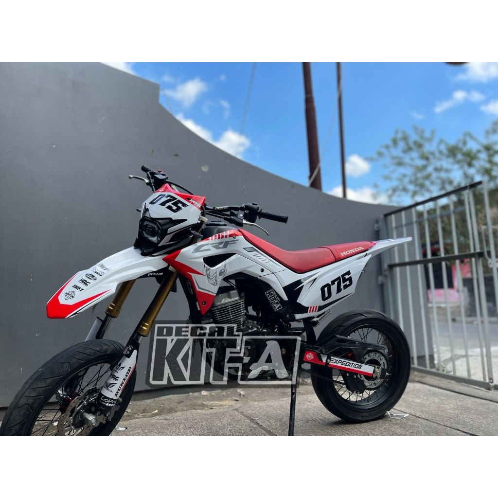 Decal CRF 150l Sticker Striping Stiker CRF 150 L Motif Alien Putih Lis Merah