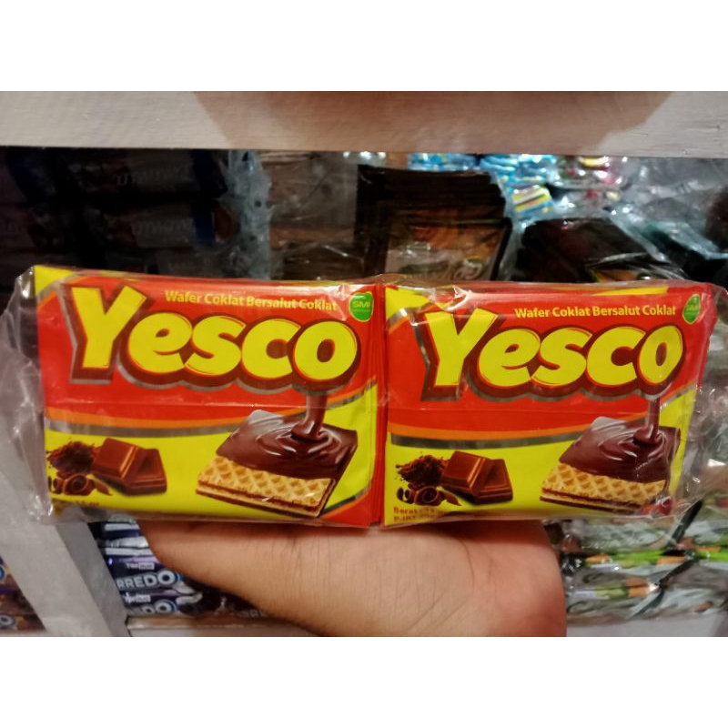 

Yesco Wafer Cokelat Bersalut Cokelat 20Pcs