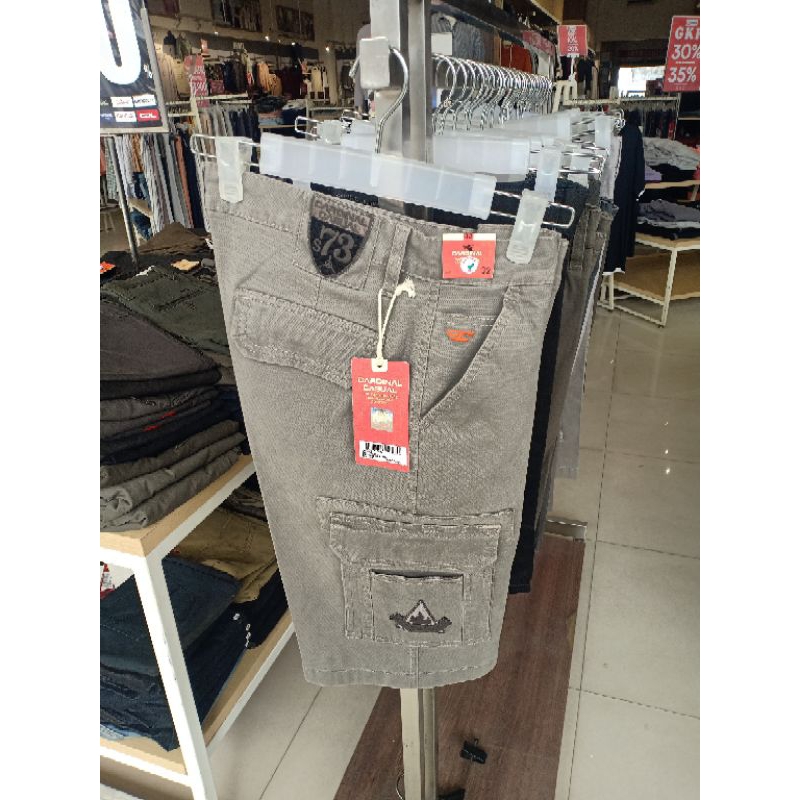 CELANA CARGO PENDEK COWOK CARDINAL CASUAL BY MATAHARI
