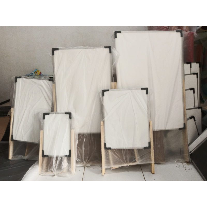 

Papan Tulis Kaki Jati Plus Laci Uk 30*20/30*40/30*50/40*60/50*70