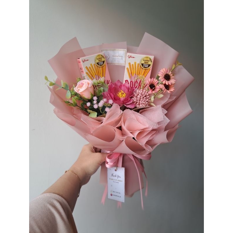 

Buket bunga | bouquet artificial + snack pocky