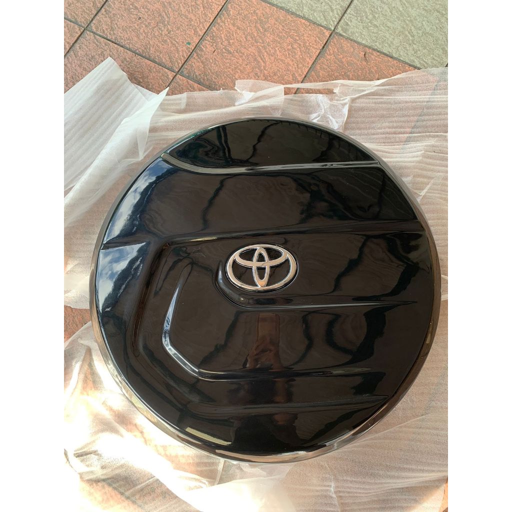 cover ban mobil rush Hitam/Putih/Silver