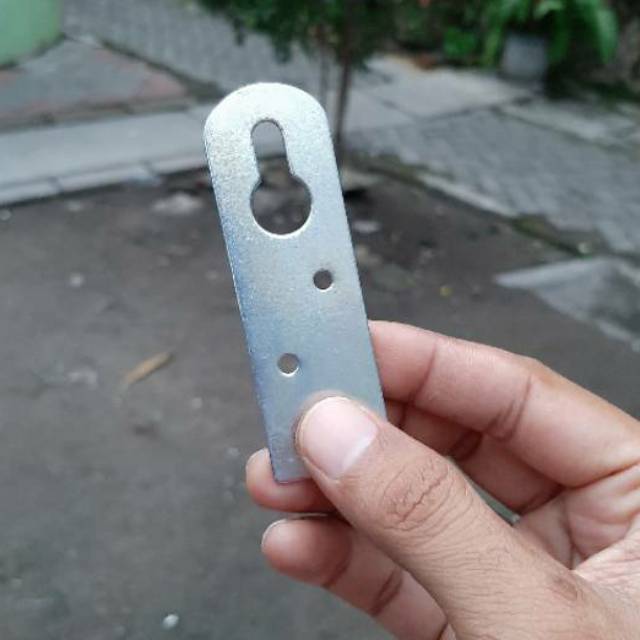 Gantungan pigura besar hiasan dinding