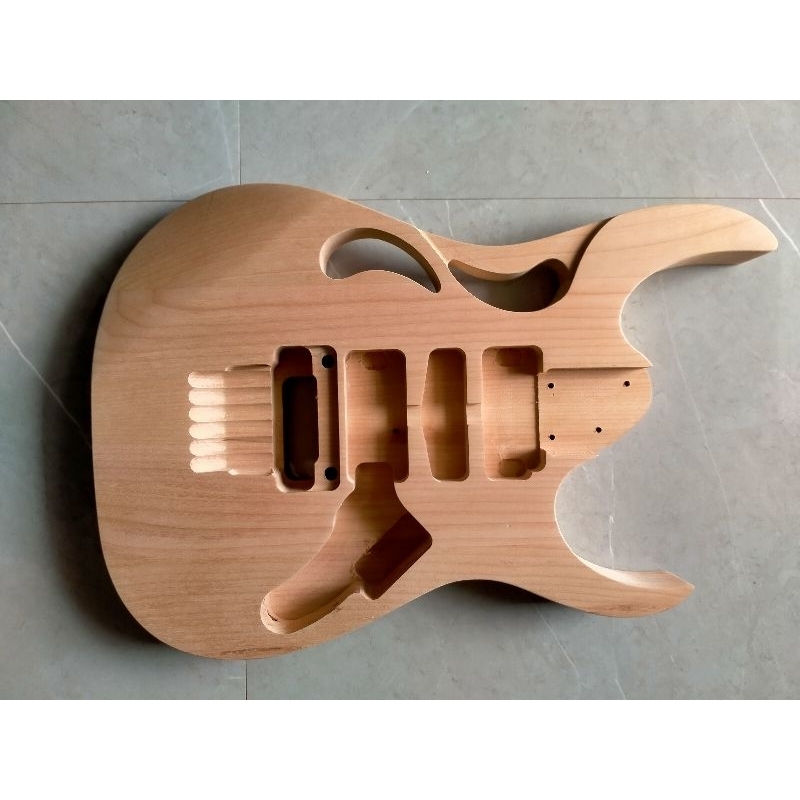 Body gitar custom iba pia