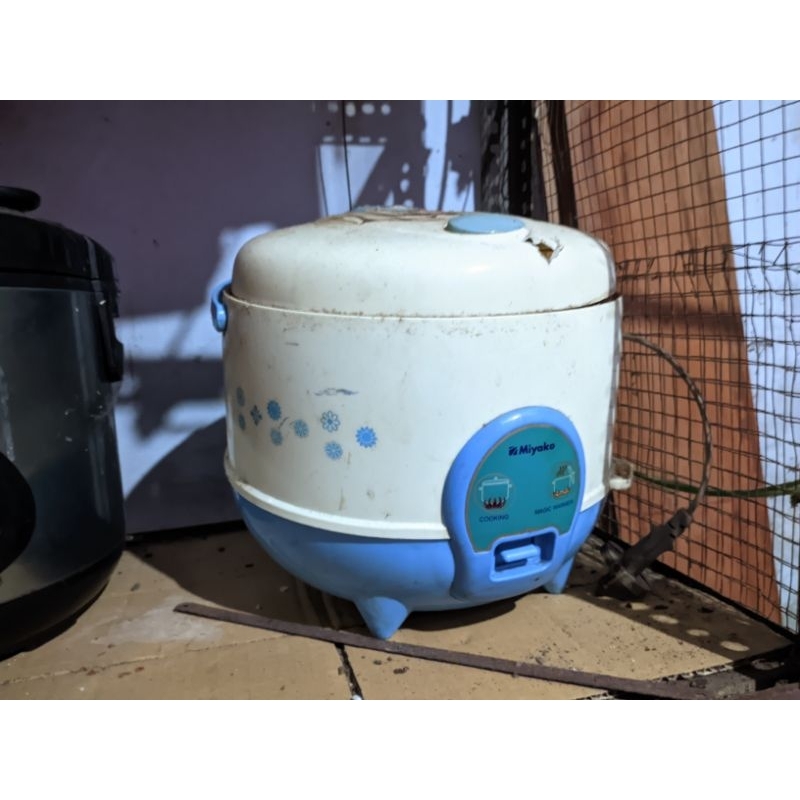 Rice Cooker Magicom Miyako Bekas