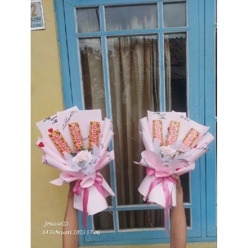 

BuketSilverqueen#BuketCoklat3pcs#BuketValentine#BuketCoklatMixBunga#BuketCustom