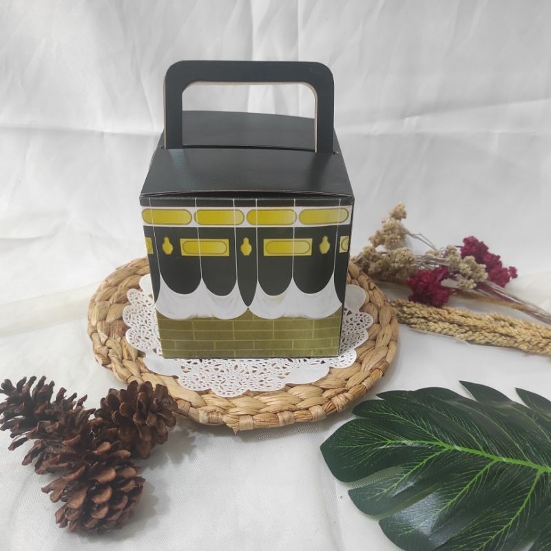 

Kardus kotak model kabah oleh oleh haji dan umroh