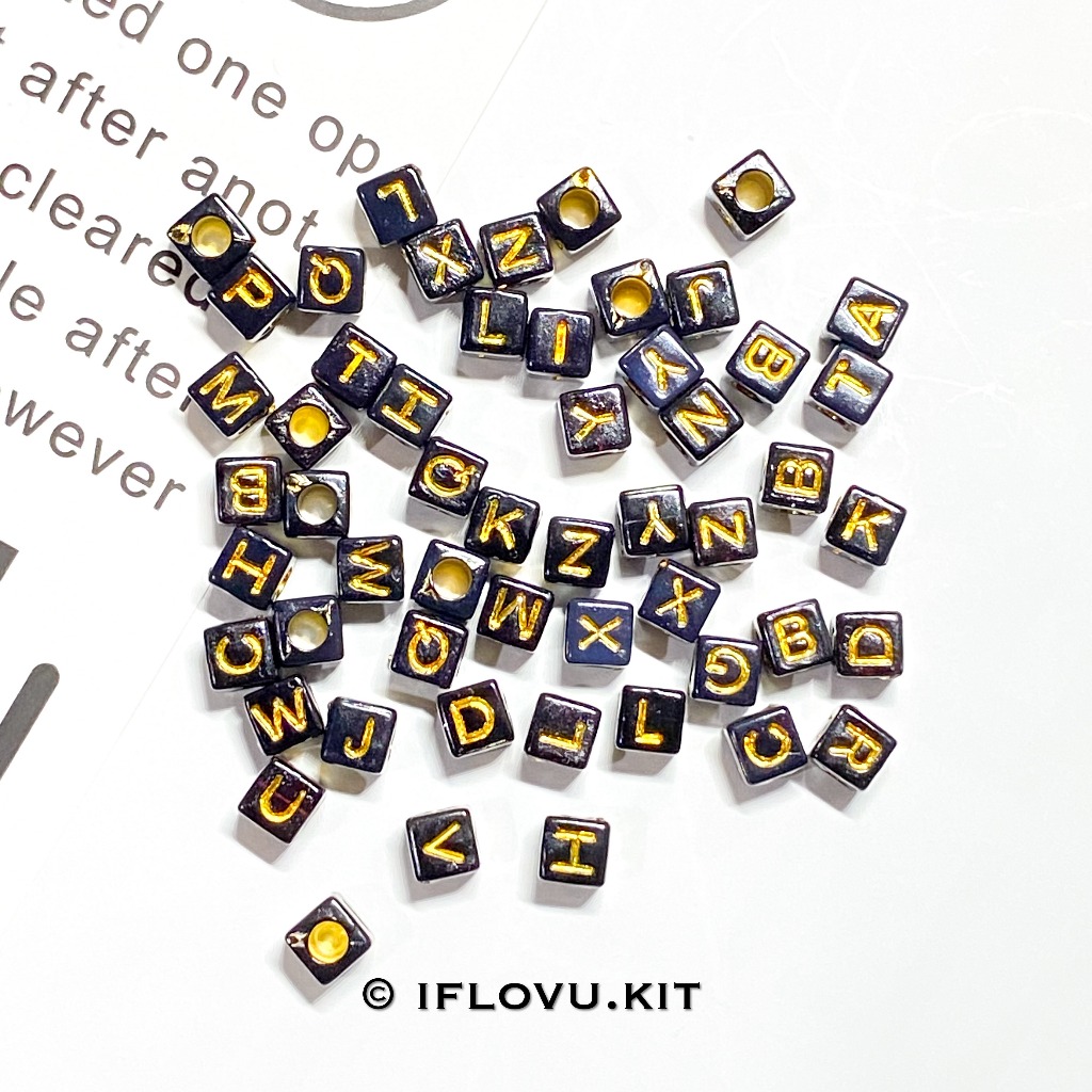 Manik Manik Huruf Kotak Lengkap A-Z Kotak Hitam Gold Inisial Abjad