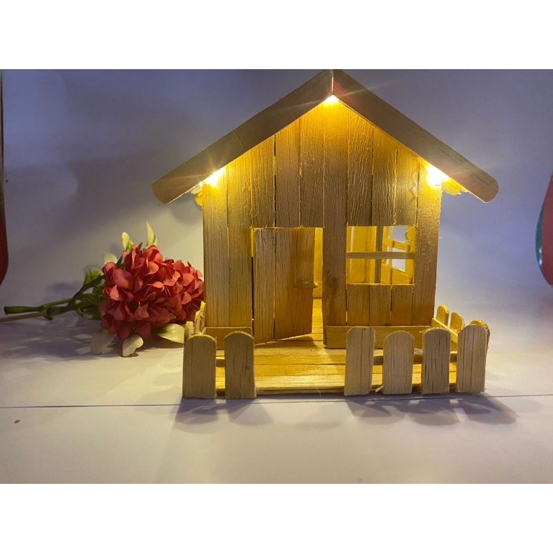 RUMAH MINIATUR DARI STIK ES KRIM