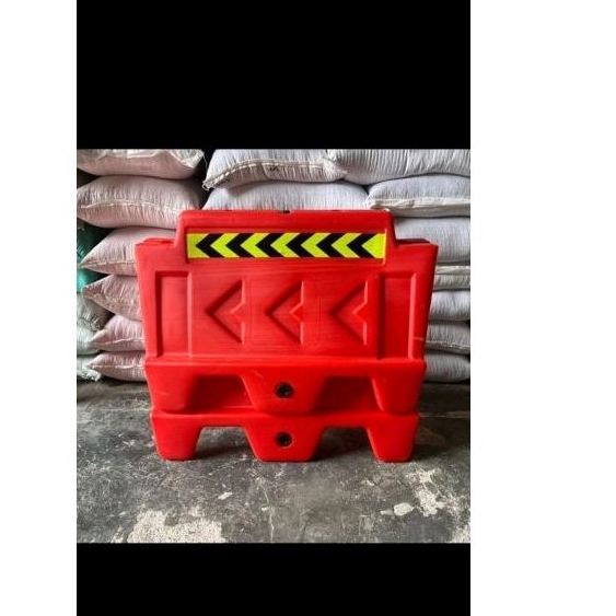 

ROAD BARIER/WATER BARIER /PEMBATAS JALAN ORANGE ORIGINAL