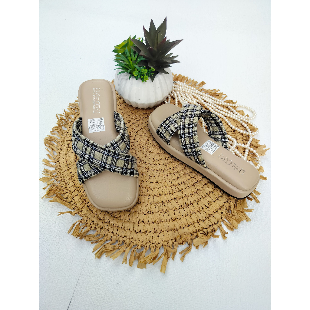 Sandal Wanita Bantal Empuk Canel