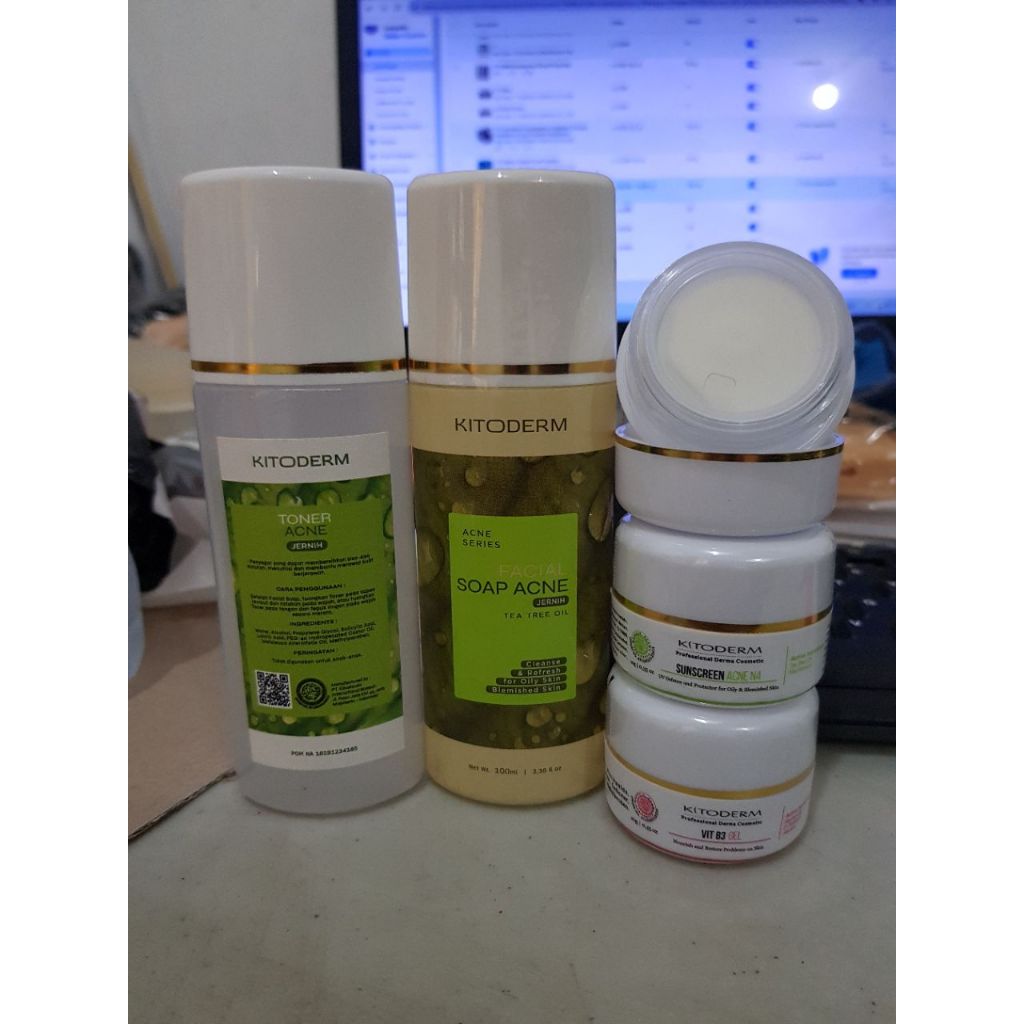

Paket Acne