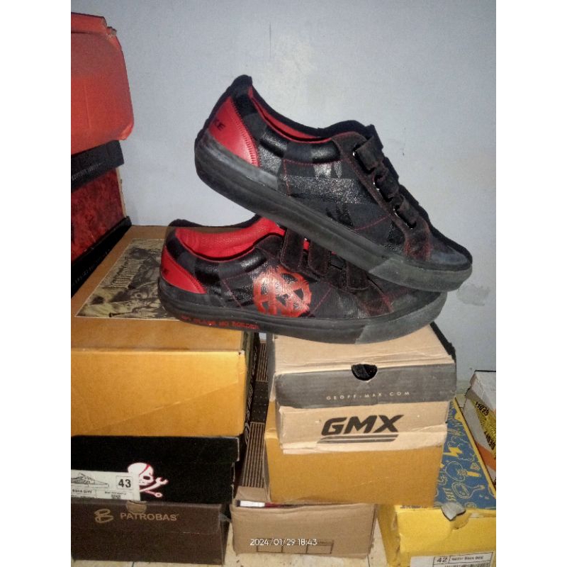 sepatu marjinal x getzke size 44