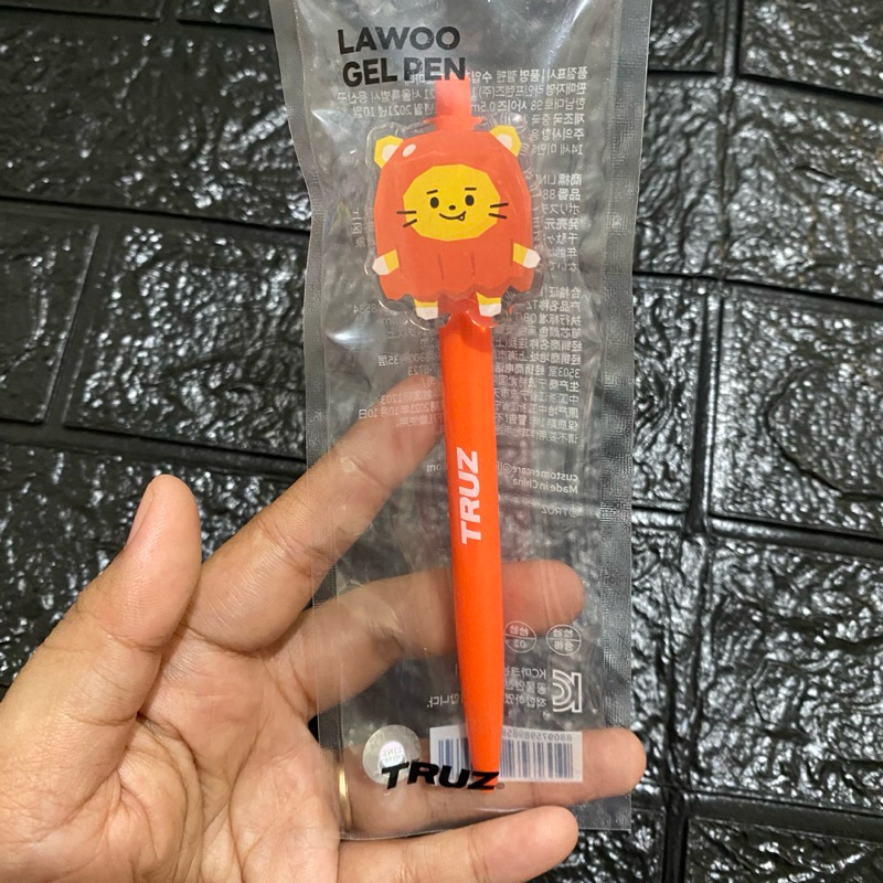 LINE FRIENDS TRUZ CHILLI LAWOO ACRYLIC GEL PEN (0.5mm)