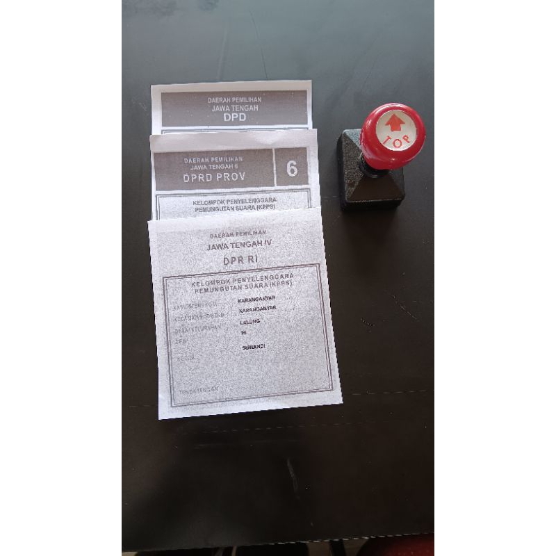 

STEMPEL KPPS UNTUK KERTAS SUARA PRESIDEN