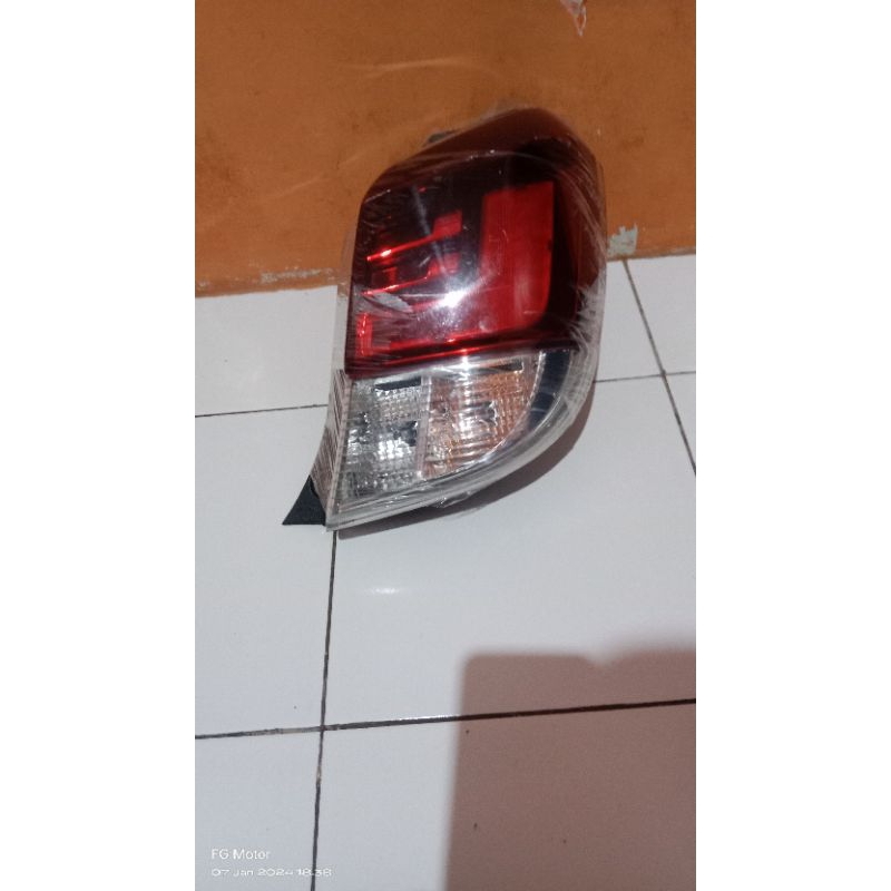 stoplam lampu belakang agya / ayla trd