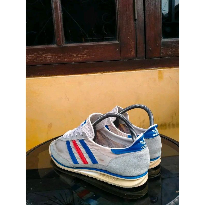 sepatu Adidas sl72