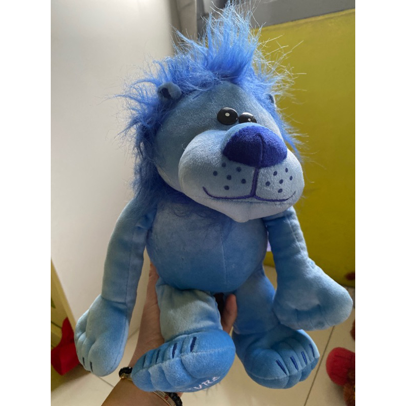 boneka singa