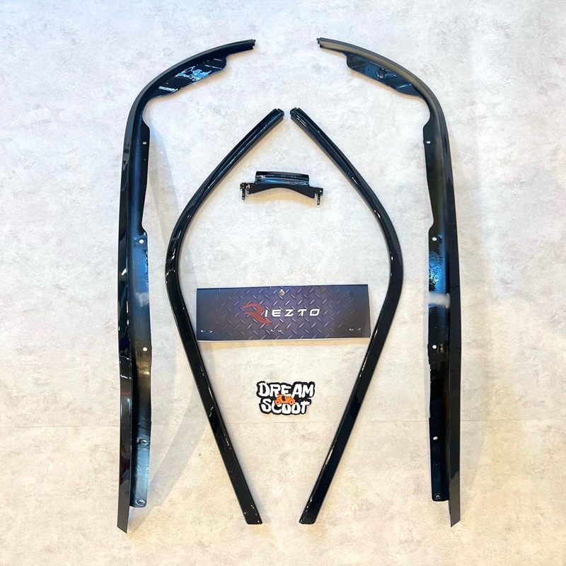 List body Riezto Black Glossy Vespa Sprint Vespa Primavera List Body Vespa Matic List Body Sprint Bl