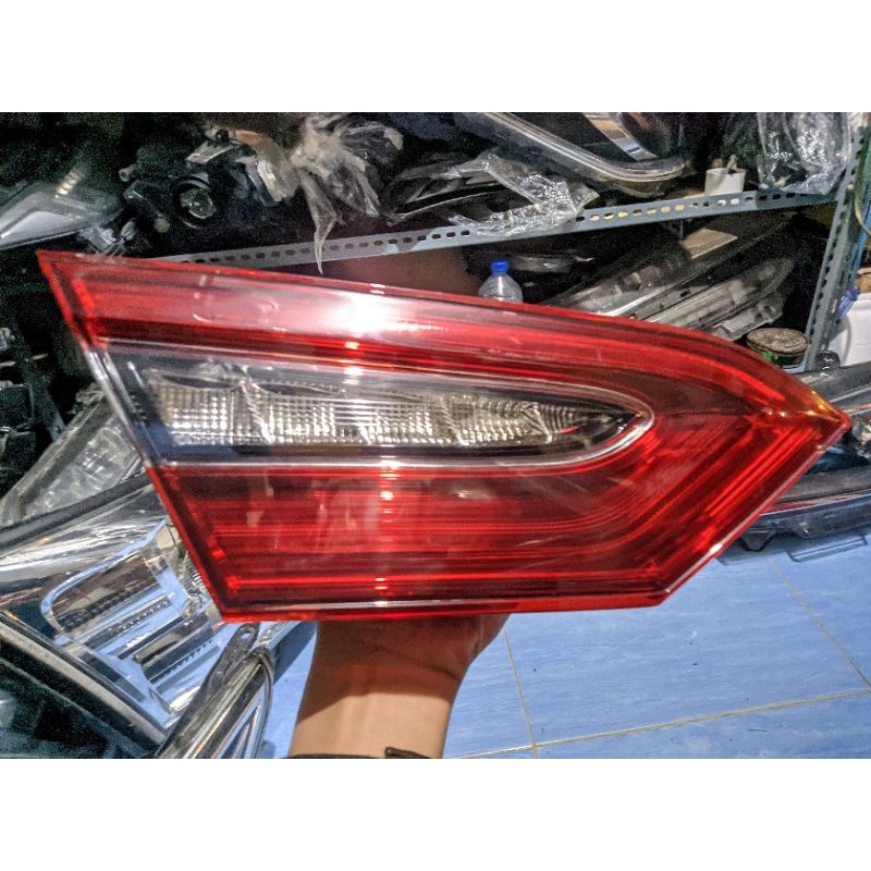 reflektor bagasi Toyota Camry 2020 2021 original