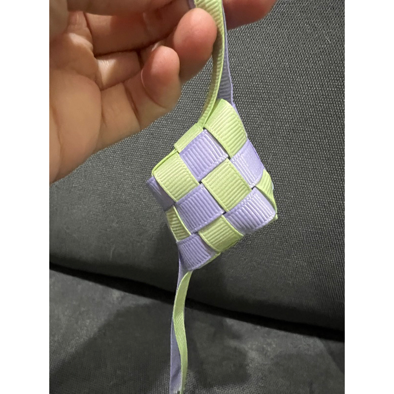 

Ketupat Pita Bahan Grosgrain | MIX COLOR COLOR | SOFT PURPLE + PALE GREEN | Ketupat Mini | Ketupat Lebaran | Ketupat Kain | Ketupan Hiasan | Ketupat Dekorasi