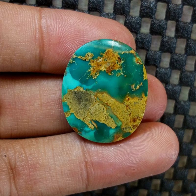 Batu Pirus Persia Natural Hijau Muda Urat Emas