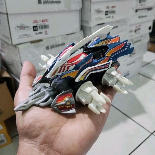 Crush Gear Turbo Garuda Phoenix Garuda Eagle Dino Spartan Gaiki Dino Phalanx Jiraiya Gougetsu Tiger 