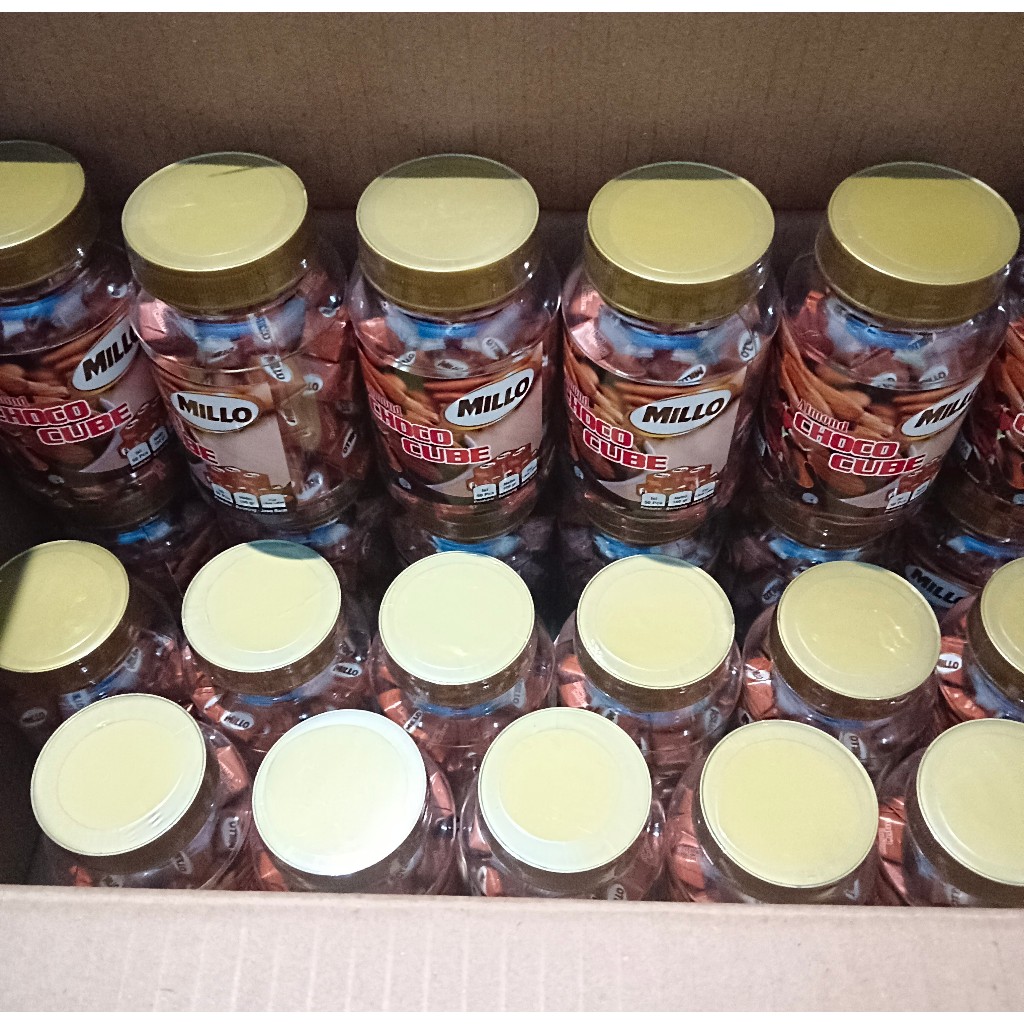 

Millo Cube Lokal Kacang Almond 1 Dus/Karton (Per Dus isi 42 Toples, Per Toples Isi 50 Cube)