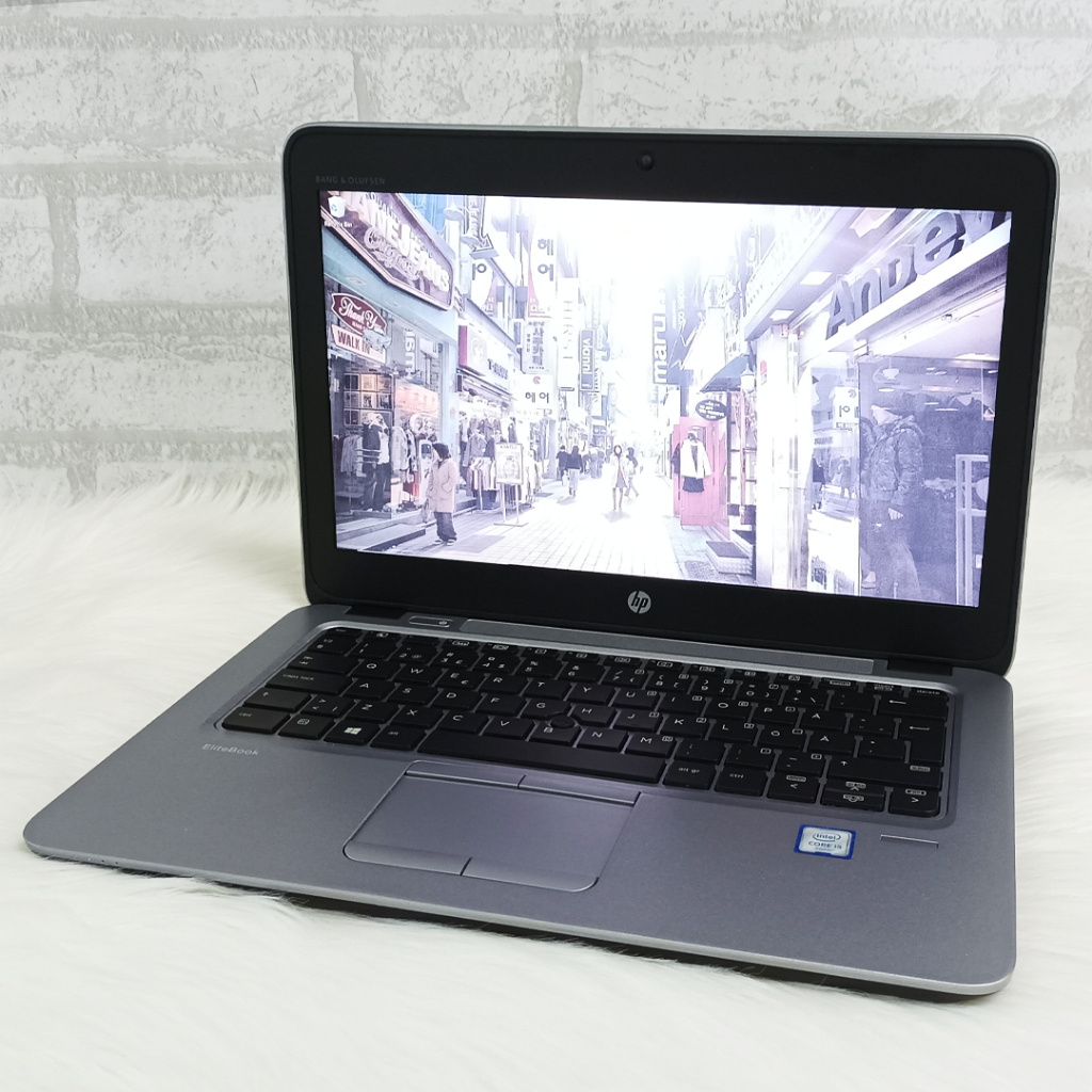 Second Laptop HP Elitebook 820 G3 i5-6300u 8/256GB 12,5"HD - 820 G1 i5