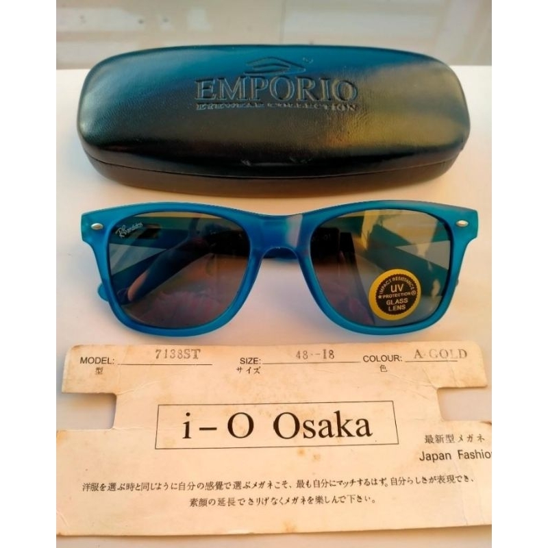 Wayfarer SunglassesBrand: R.Bandidos
Italy Design
UV Protection Glass Lens
Frame lentur,terdapat pir